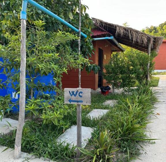 فندق صغير Maloop Cafe Bungalow