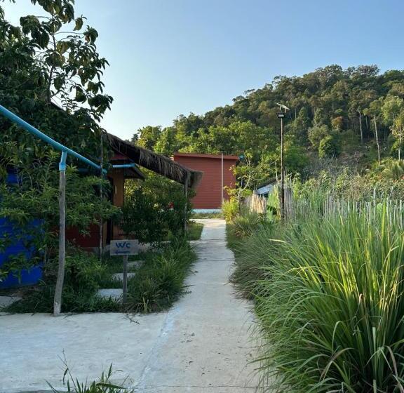 فندق صغير Maloop Cafe Bungalow