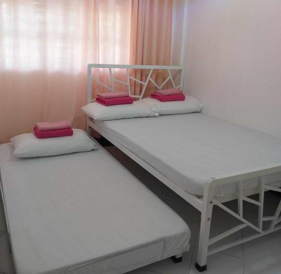 הוסטל Sassy S Place