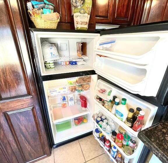 Bed and Breakfast 3mins.airport/fort Bliss Pet Friendly Washer/dryer