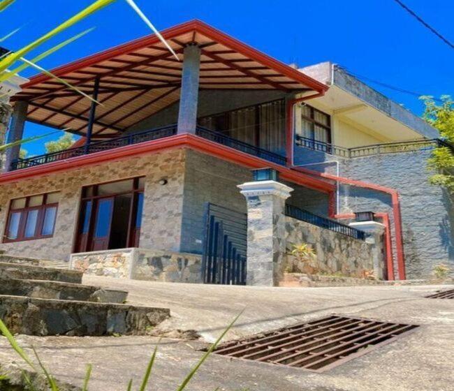 Bed and Breakfast Camellia Rise