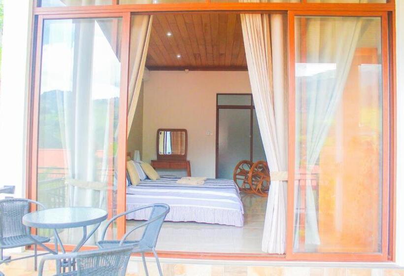 Bed and Breakfast Camellia Rise