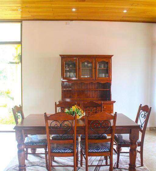 Bed and Breakfast Camellia Rise