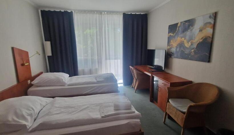 Businesshotel Am Peetzsee Grünheide