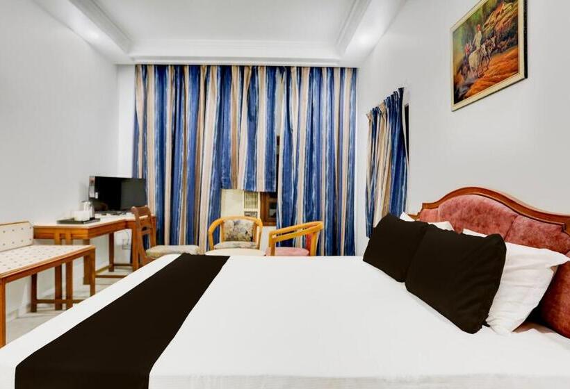 Collection O Hotel Khalsa Palace