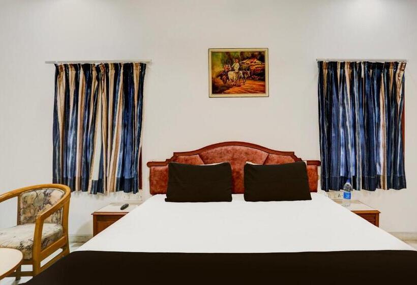 Collection O Hotel Khalsa Palace