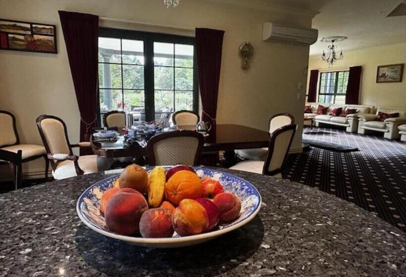 Fontainebleau Luxury B&b