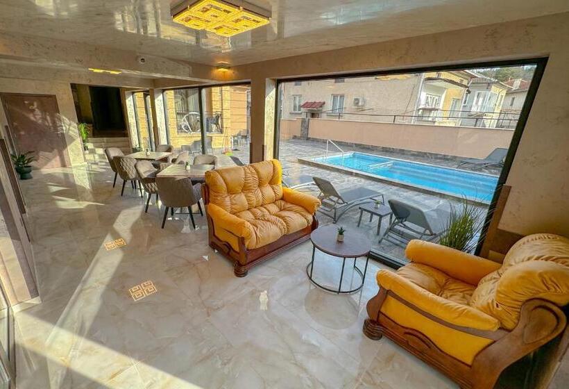 Отель стоичковата къща гр. стрелча