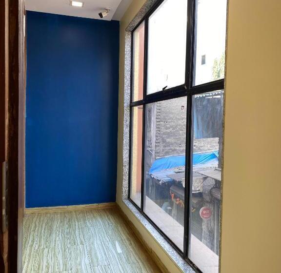 Hotel Arton Regency Near Terminal 2 Airport