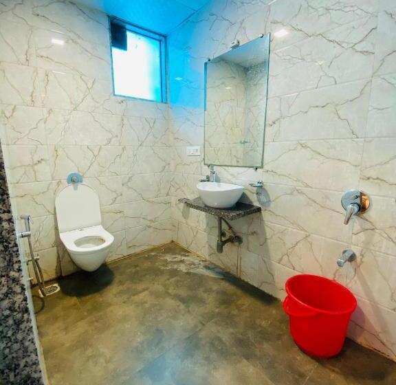 فندق Arton Regency Near Terminal 2 Airport