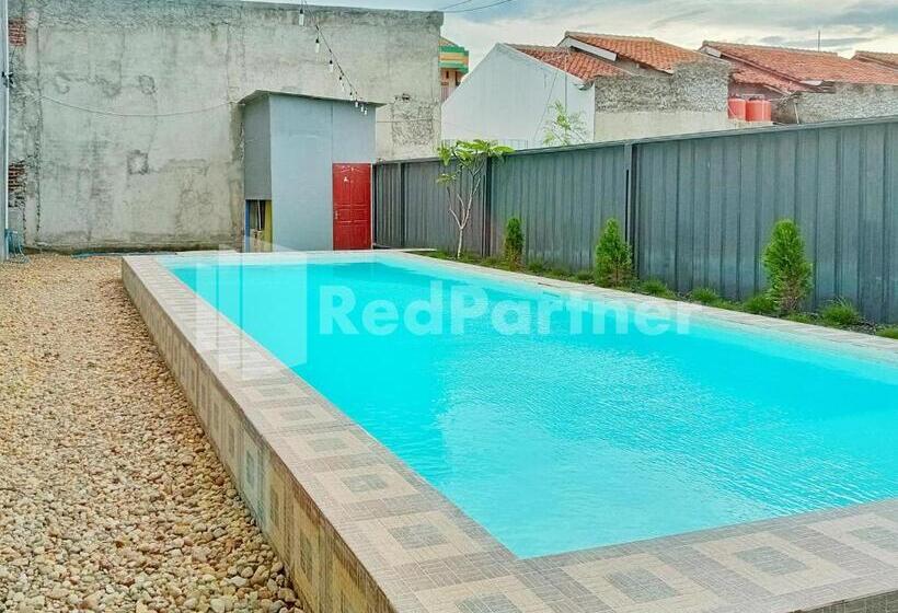 Отель Cerry Village Near Rs Mitra Siaga Tegal Redpartner