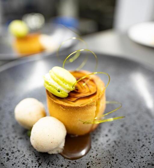 Отель Château De Tilly