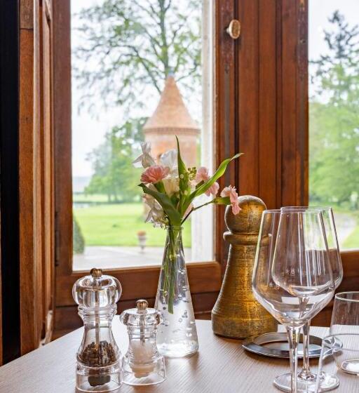 Отель Château De Tilly