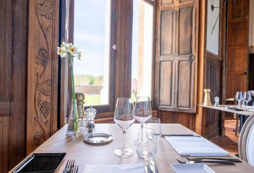 Отель Château De Tilly