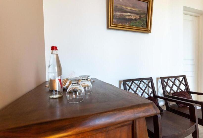 Отель Château De Tilly