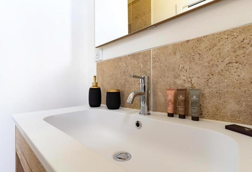 Отель Château De Tilly