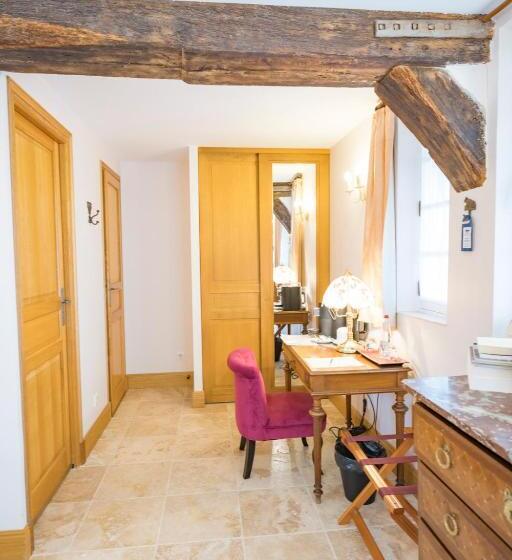 Отель Château De Tilly