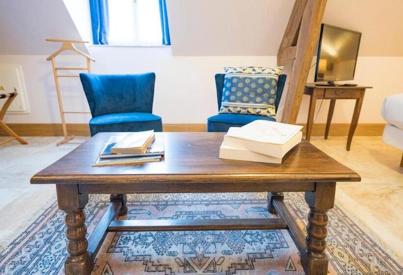 Отель Château De Tilly