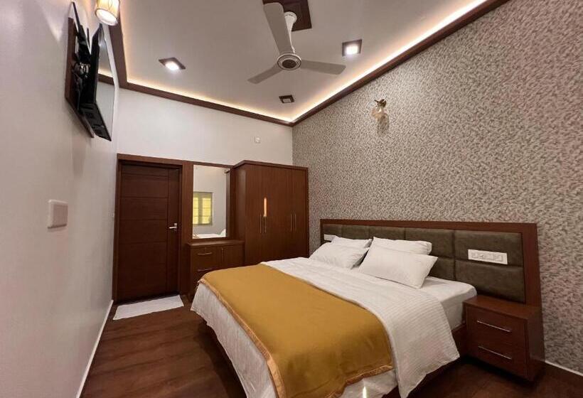 酒店 Cloudy Court Resort