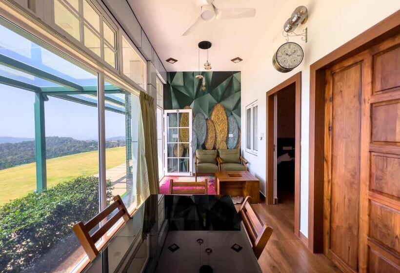 酒店 Cloudy Court Resort