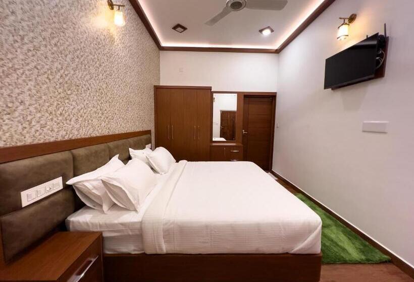 酒店 Cloudy Court Resort