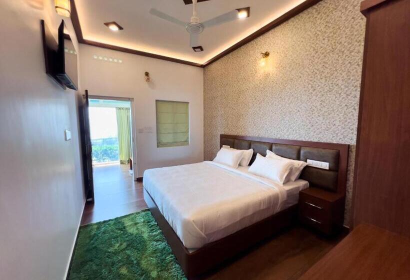 酒店 Cloudy Court Resort