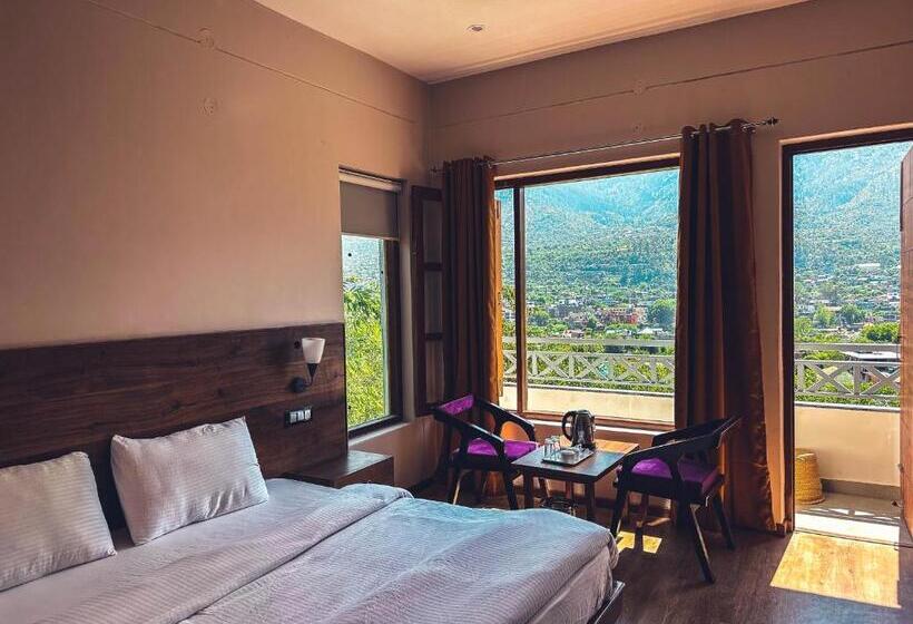 Отель Clover Inn By Offlimit Homes