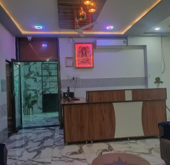 בית מלון כפרי Devkamal