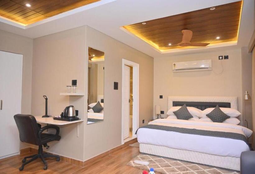 هتل Essence Grandeur