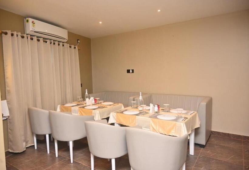 هتل Essence Grandeur