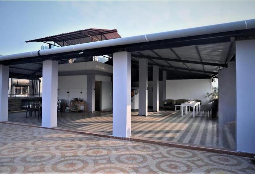 هتل Essence Grandeur