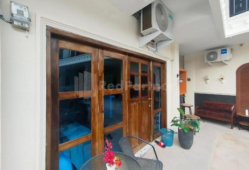 فندق House Of Tuwuh Syariah 2 Redpartner