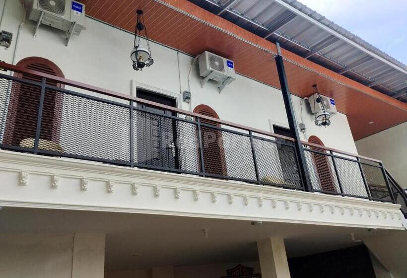 فندق House Of Tuwuh Syariah 2 Redpartner