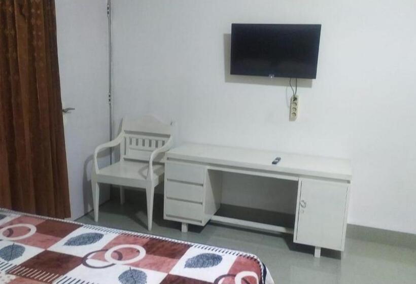 Отель Kostel Satu Semarang Redpartner