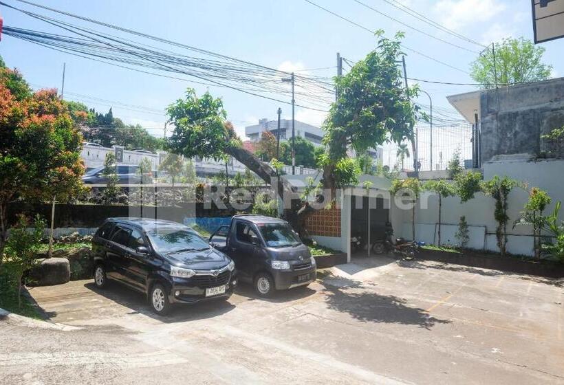 Отель Kostel Satu Semarang Redpartner