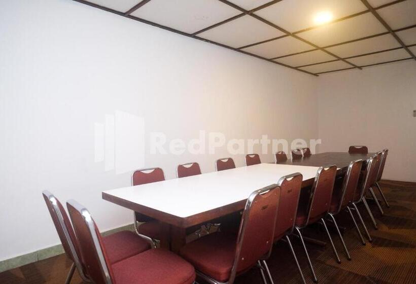 Отель Kostel Satu Semarang Redpartner