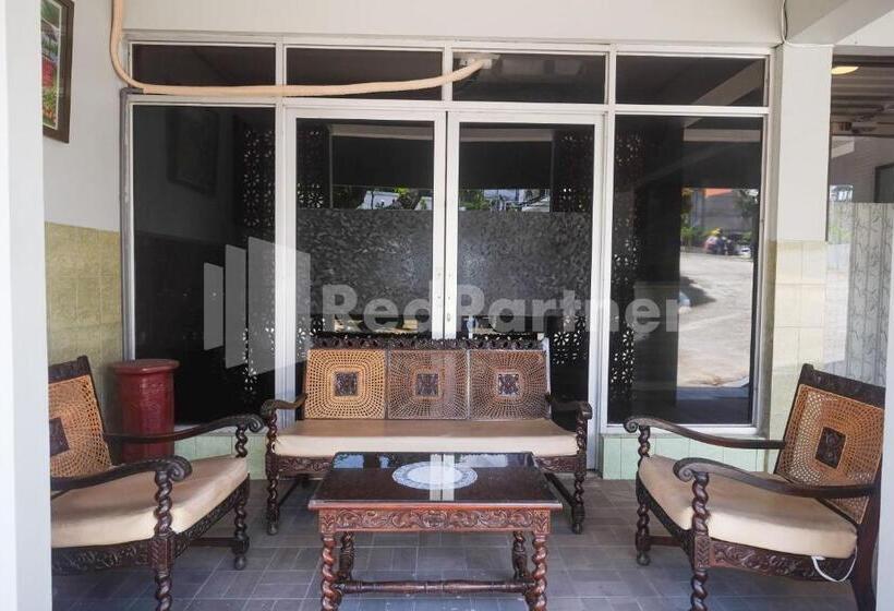 Отель Kostel Satu Semarang Redpartner