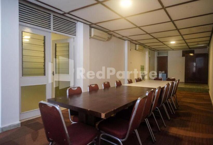 Отель Kostel Satu Semarang Redpartner