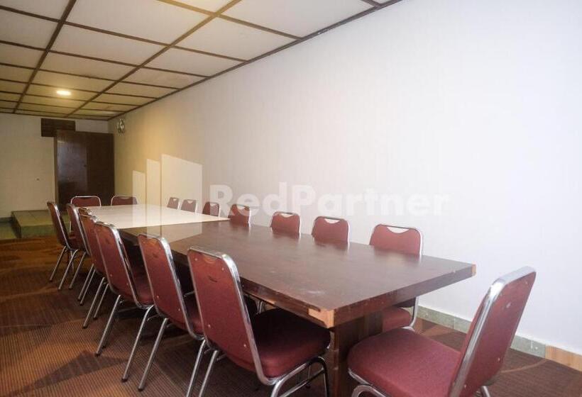 Отель Kostel Satu Semarang Redpartner