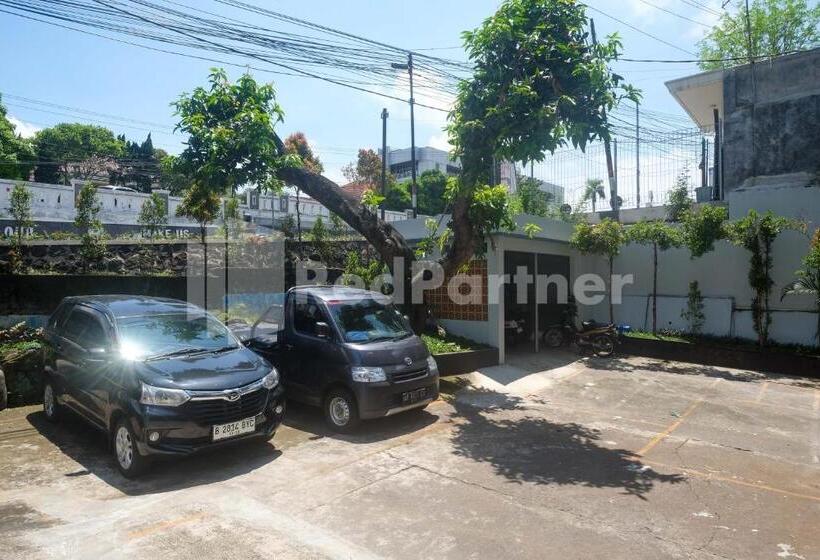 Отель Kostel Satu Semarang Redpartner