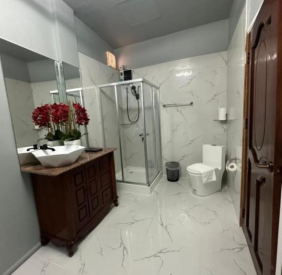 בית מלון כפרי Lawson’s Beach Resort