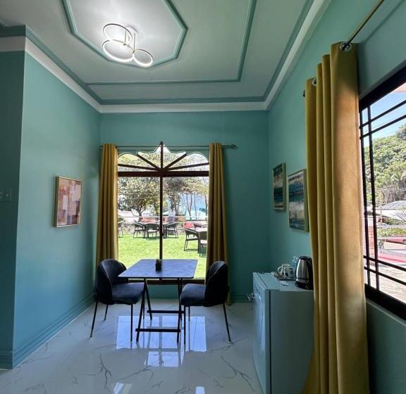 בית מלון כפרי Lawson’s Beach Resort