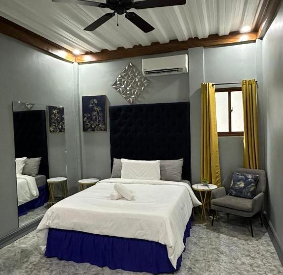 בית מלון כפרי Lawson’s Beach Resort