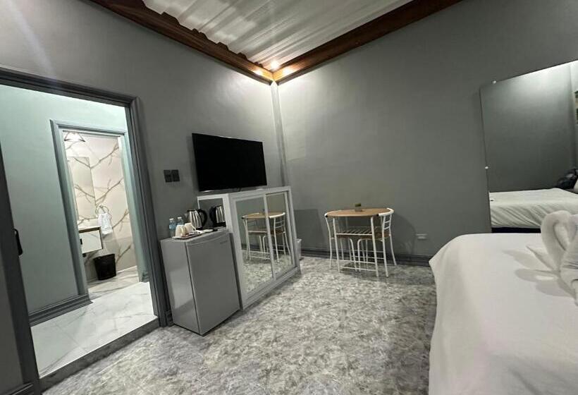 בית מלון כפרי Lawson’s Beach Resort