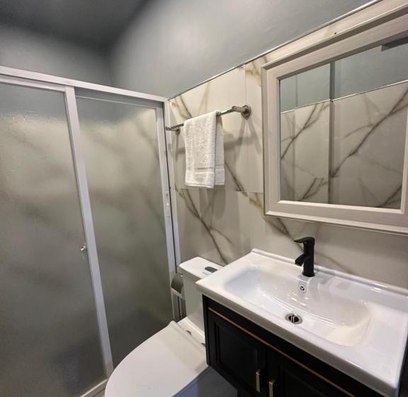 בית מלון כפרי Lawson’s Beach Resort