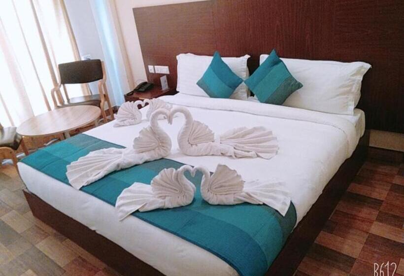 فندق Metteyye Residency