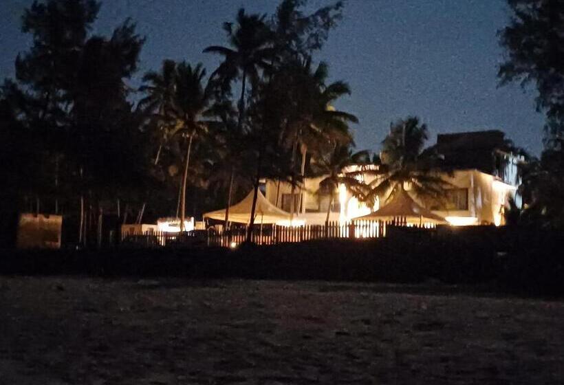 בית מלון כפרי Nautical 9 Beach Retreat