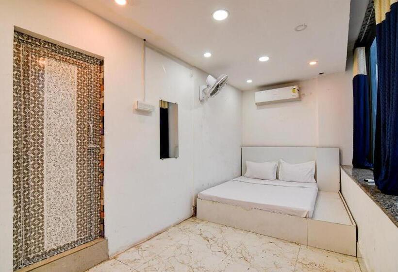 בית מלון כפרי Oyo Mannat Inn