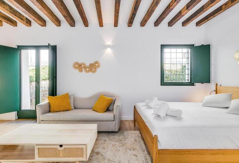 هتل Palacio De Bobadilla Suites