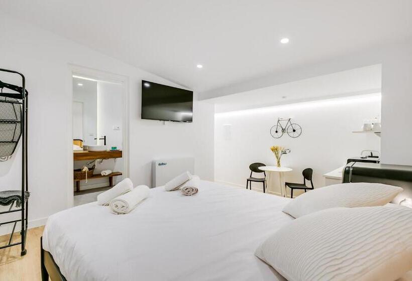 هتل Palacio De Bobadilla Suites